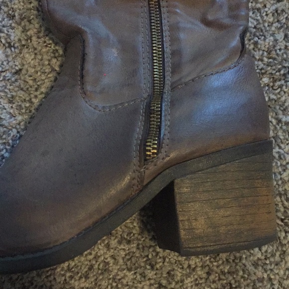 Taupe grey knee high riding boots - Picture 2 of 4